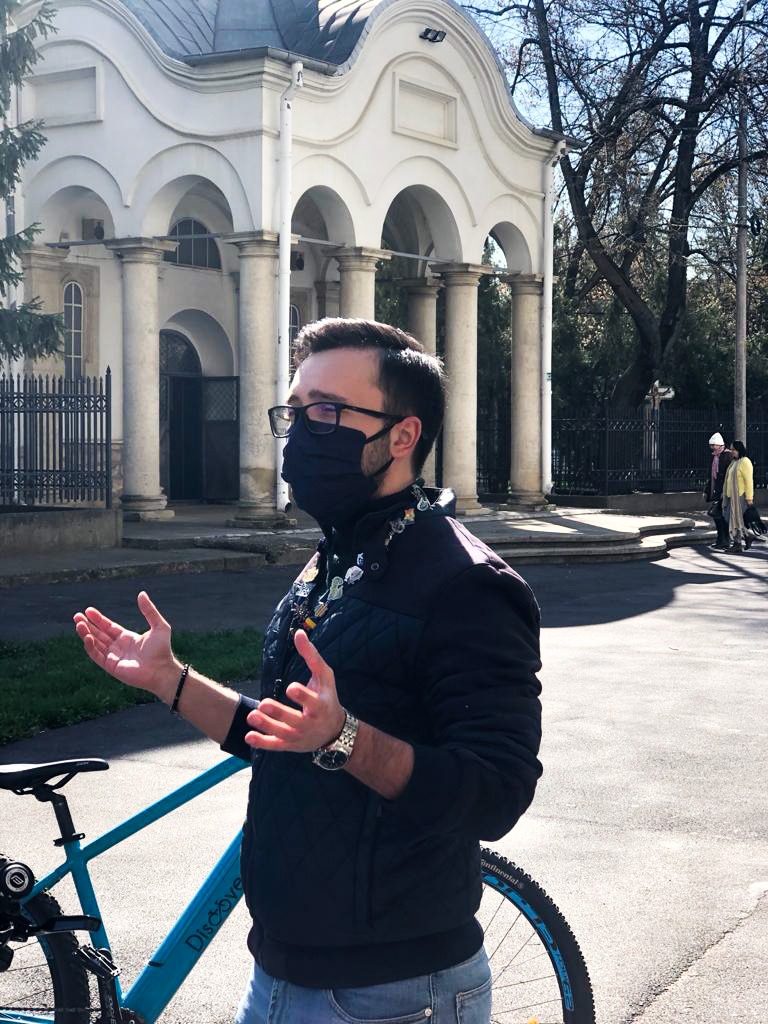 Tur poveștile și legendele Iașului cu biciclete electrice